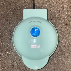 Dash mini waffle maker